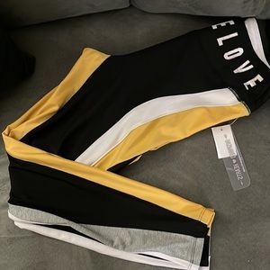 NWT Inspired Hearts 💕 women leggings size S